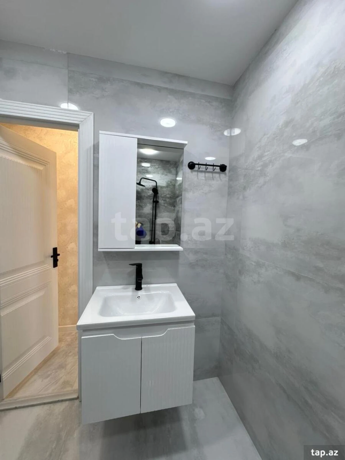Satılır 2 otaqlı mənzil 45 m²