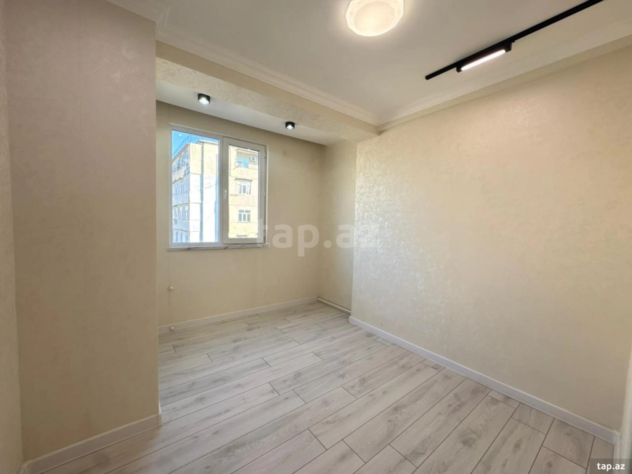 Satılır 2 otaqlı mənzil 45 m²