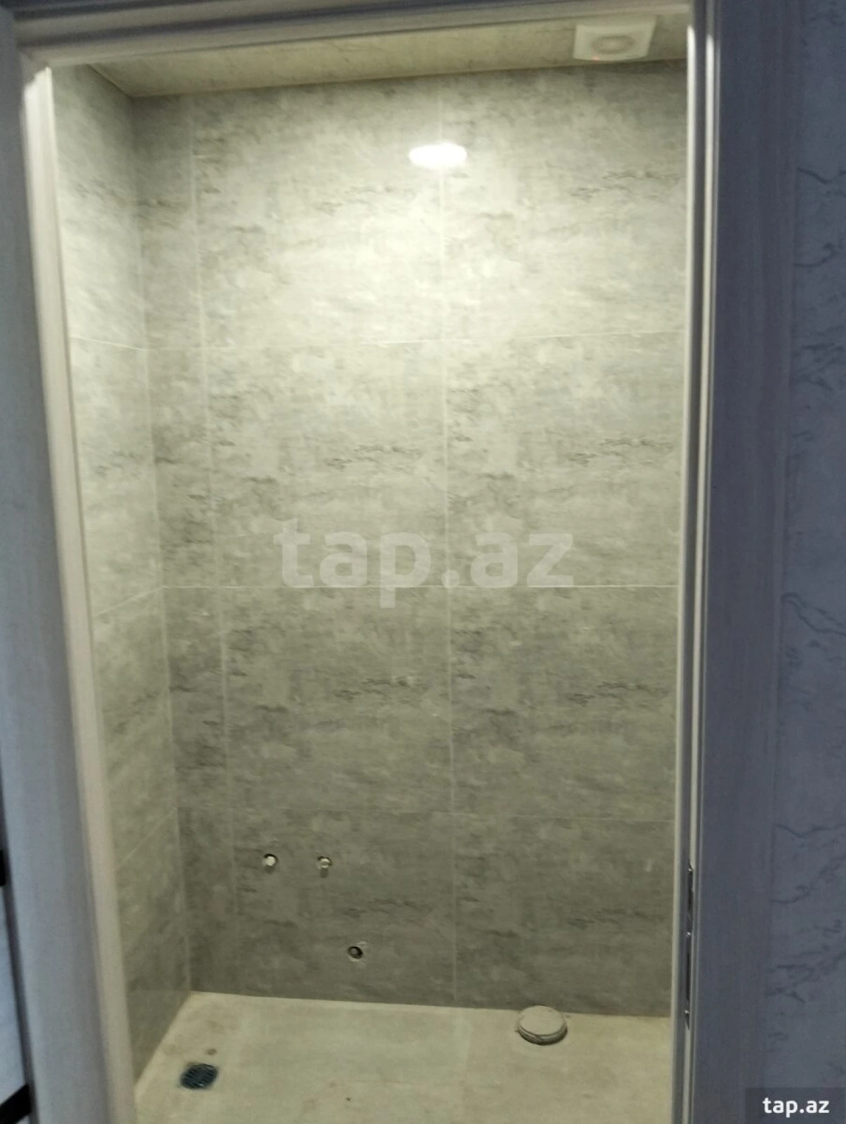 Satılır 2 otaqlı yeni tikili 74 m²