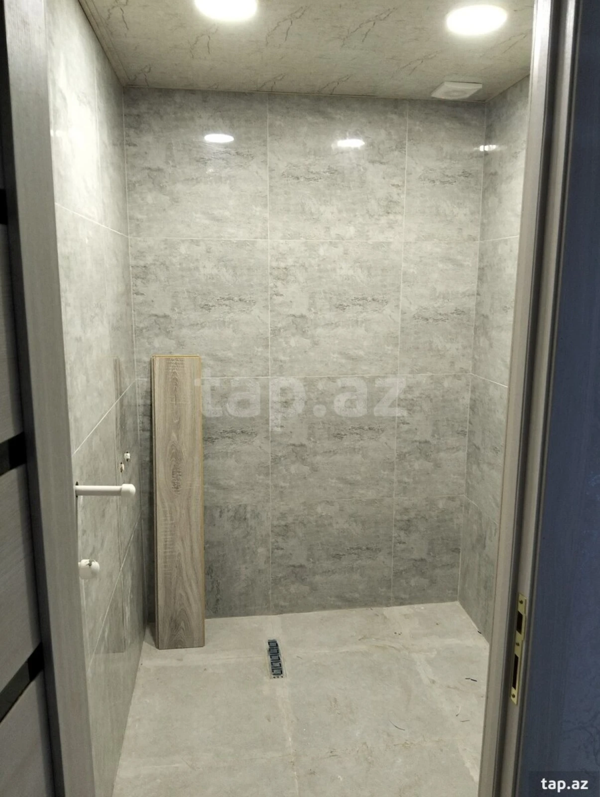 Satılır 2 otaqlı yeni tikili 74 m²