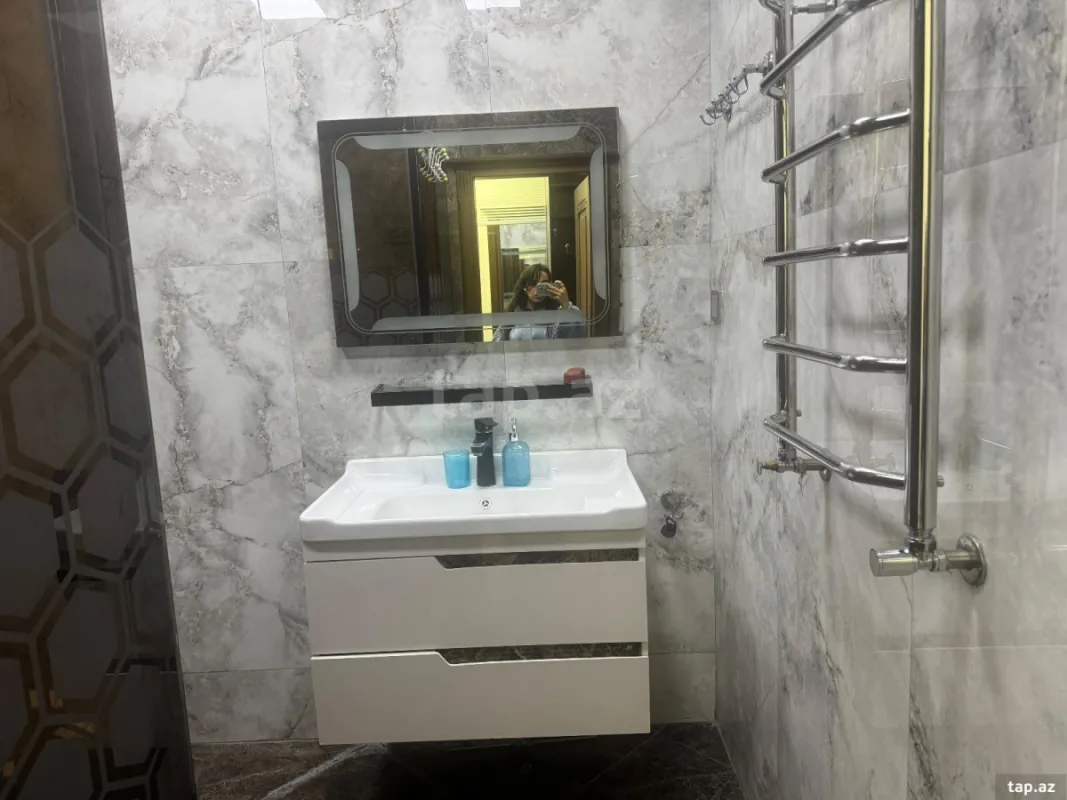 Kirayə verilir 3 otaqlı yeni tikili 110 m²