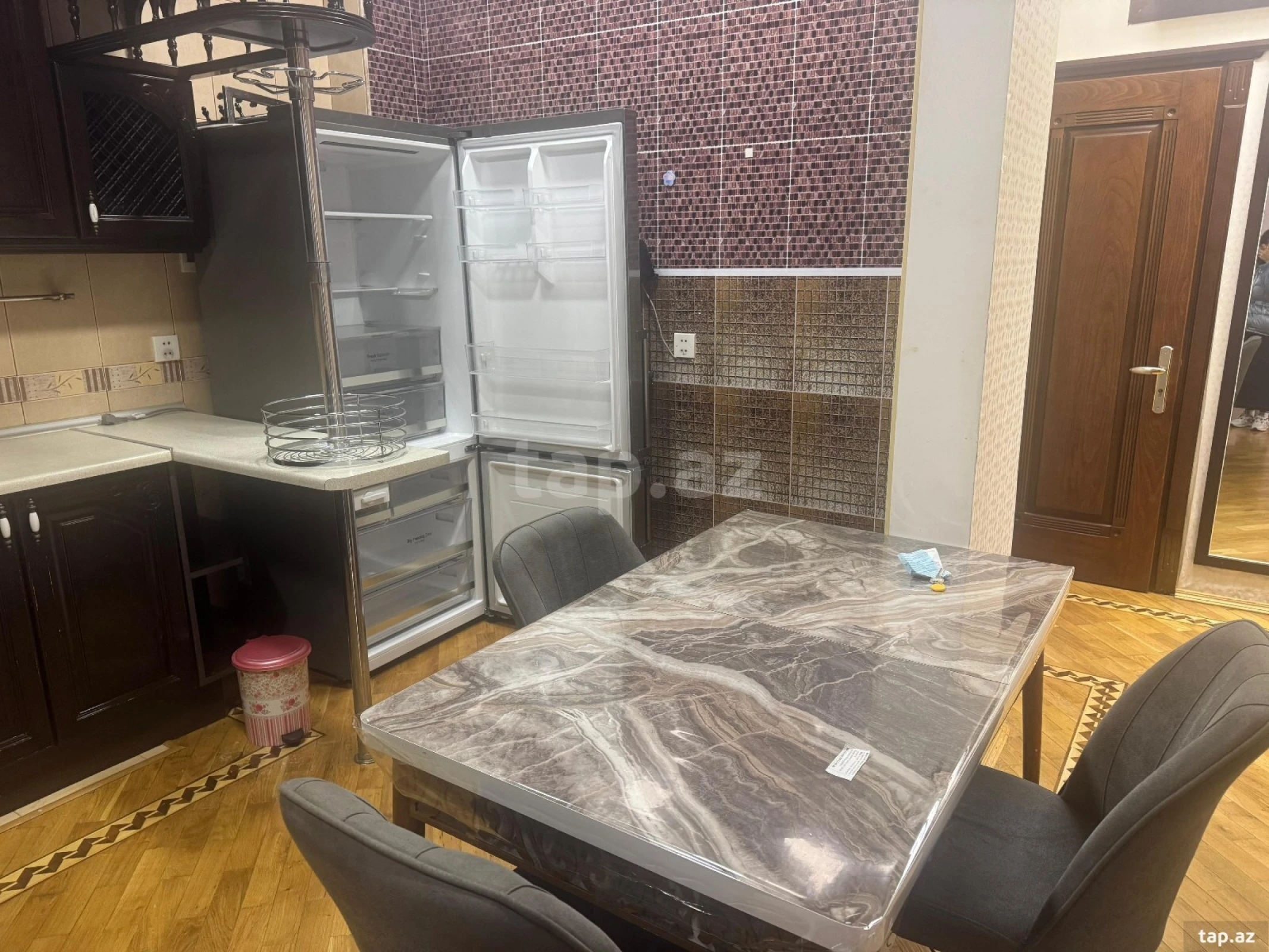 Kirayə verilir 3 otaqlı yeni tikili 110 m²