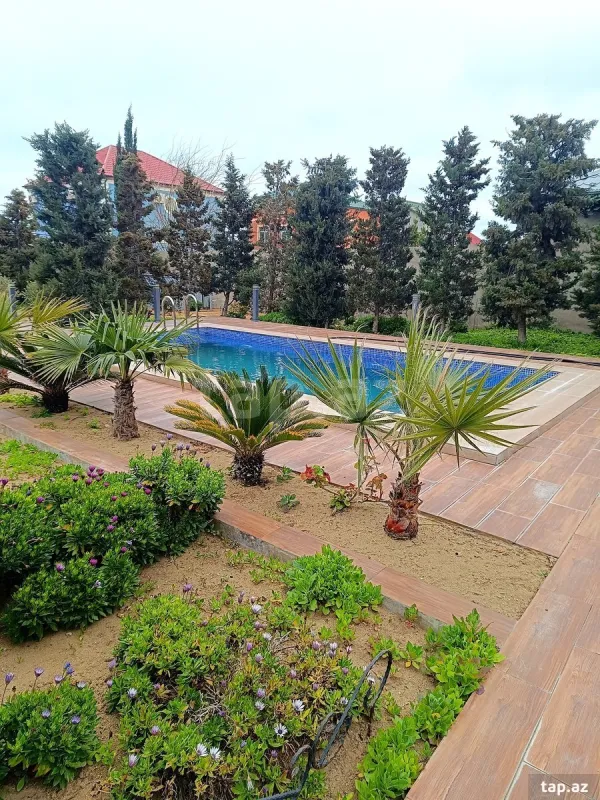 Satılır 5 otaqlı həyət evi