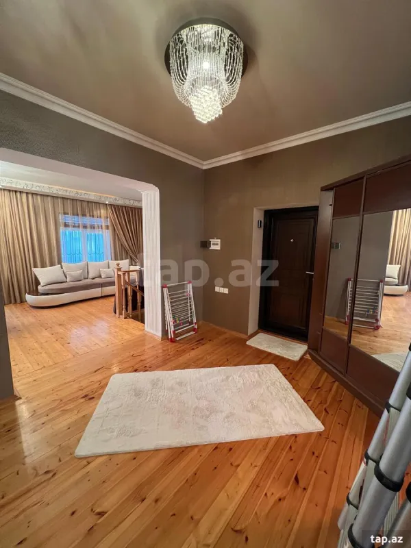 Satılır 5 otaqlı həyət evi