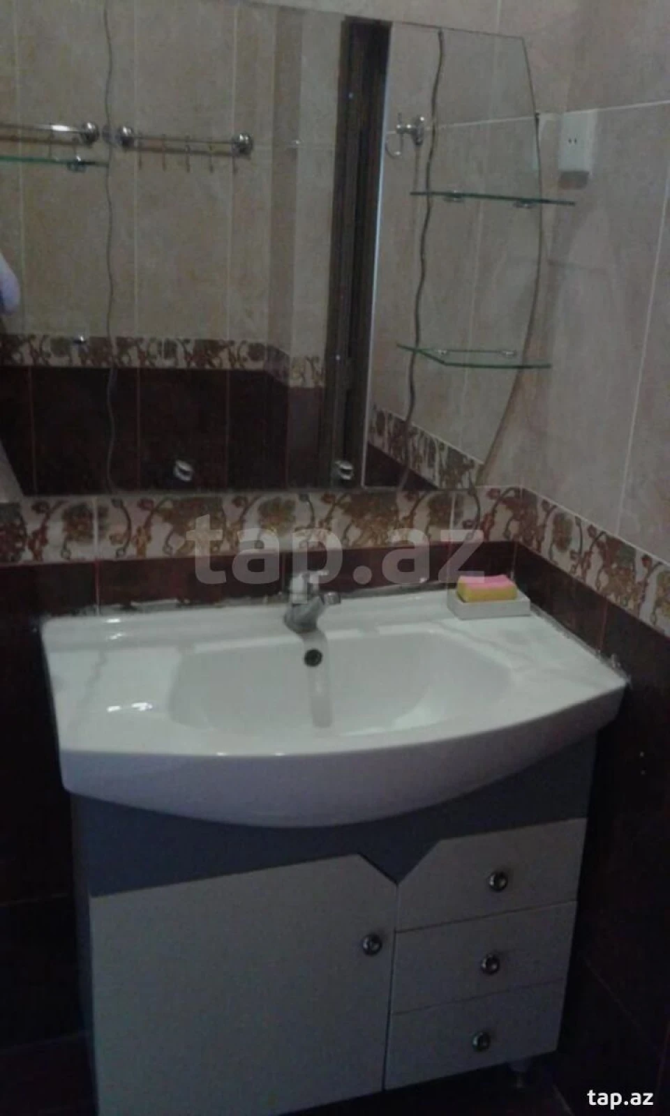 Kirayə verilir 3 otaqlı yeni tikili 105 m²