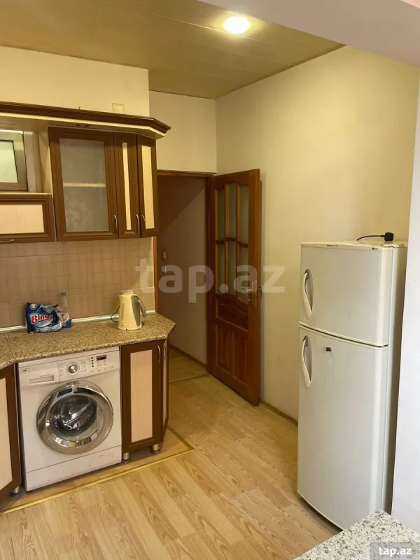 Kirayə verilir 2 otaqlı mənzil 65 m²