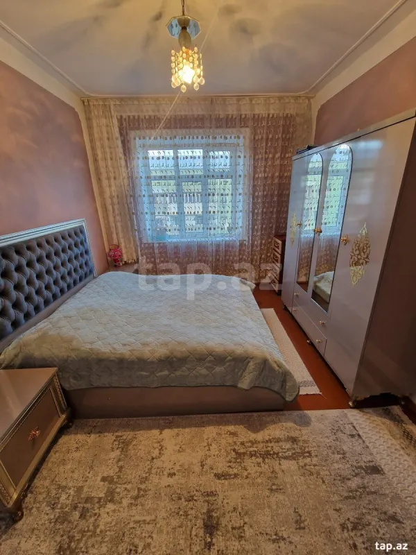 Satılır 4 otaqlı mənzil 90 m²