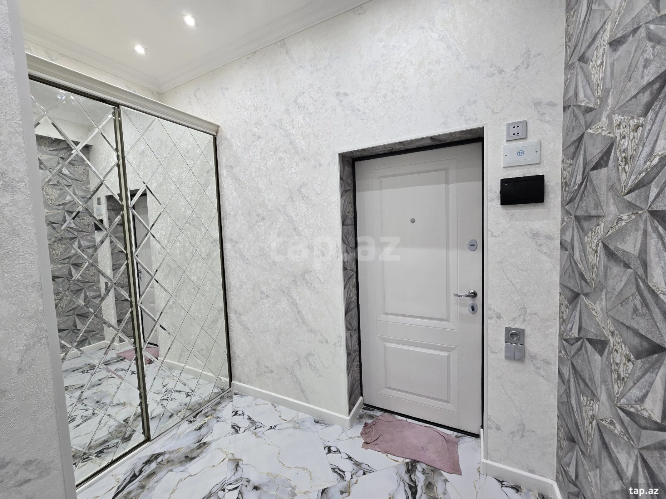 Satılır 2 otaqlı yeni tikili 52 m²