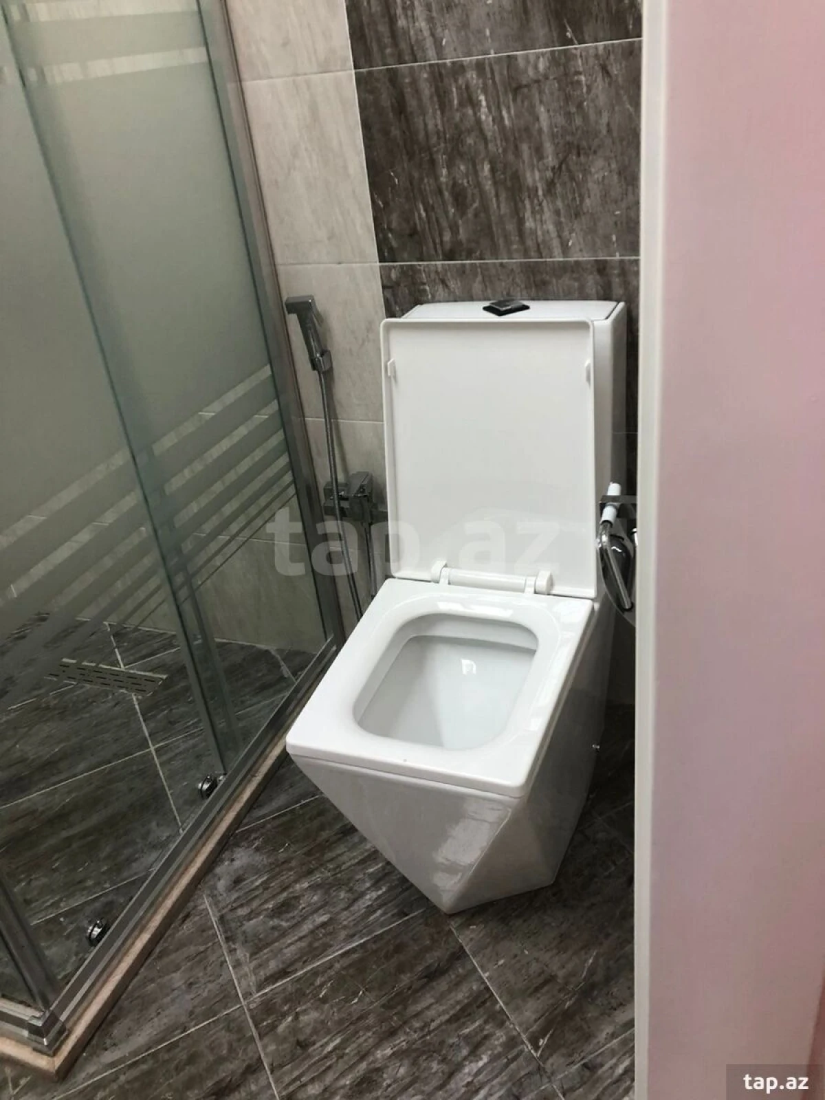 Kirayə verilir 3 otaqlı yeni tikili 86 m²