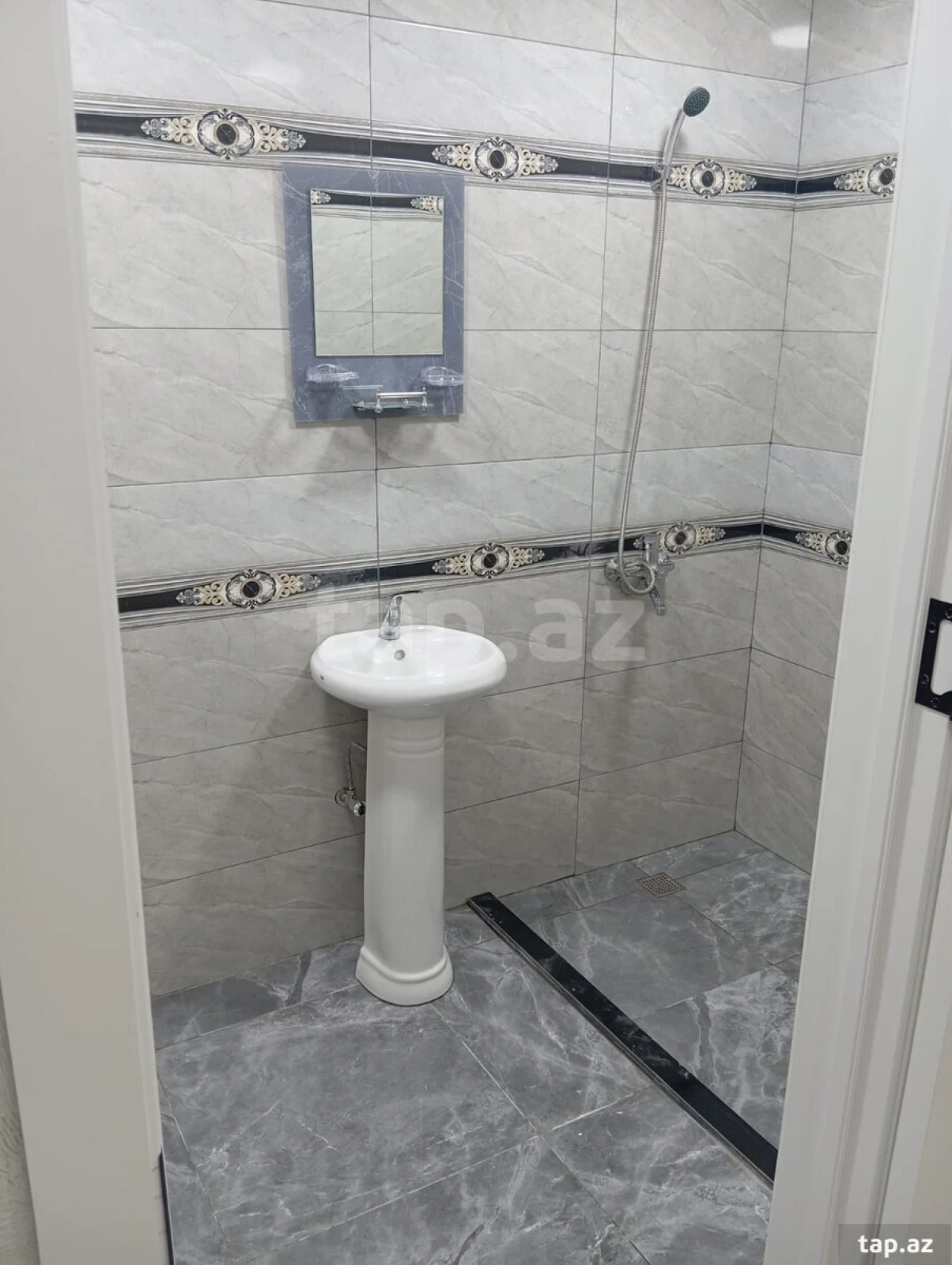 Kirayə verilir 2 otaqlı yeni tikili 58 m²