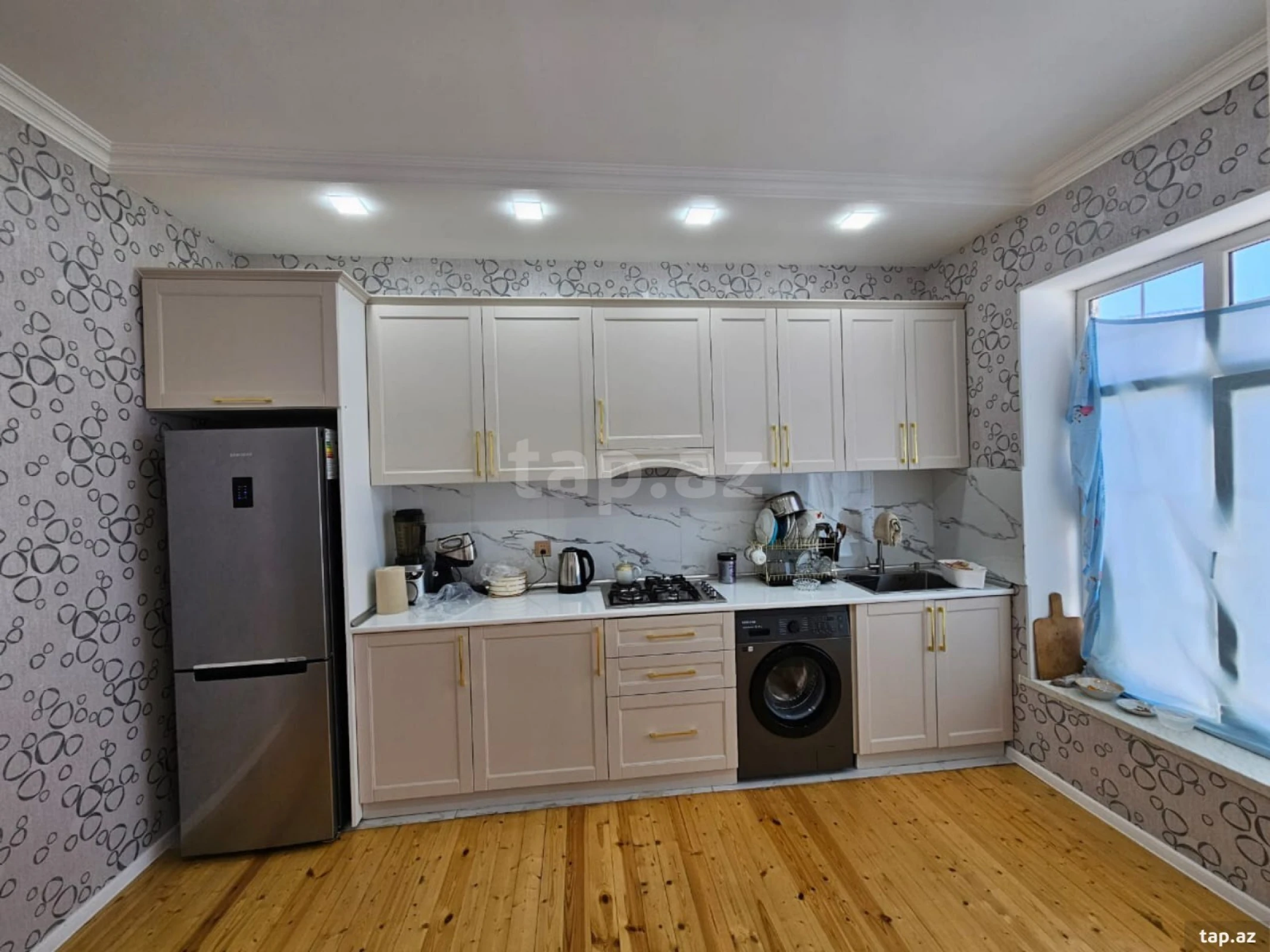 Kirayə verilir 2 otaqlı yeni tikili 54 m²