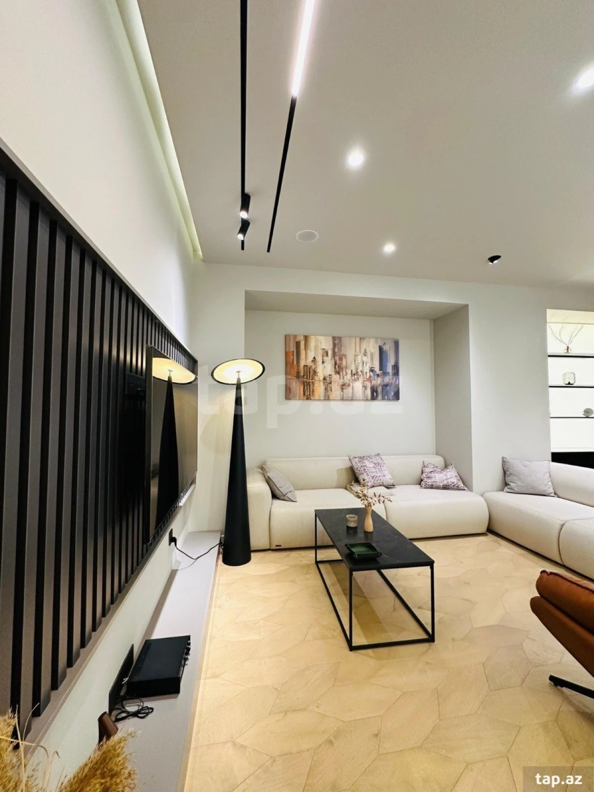 Satılır 3 otaqlı yeni tikili 150 m²