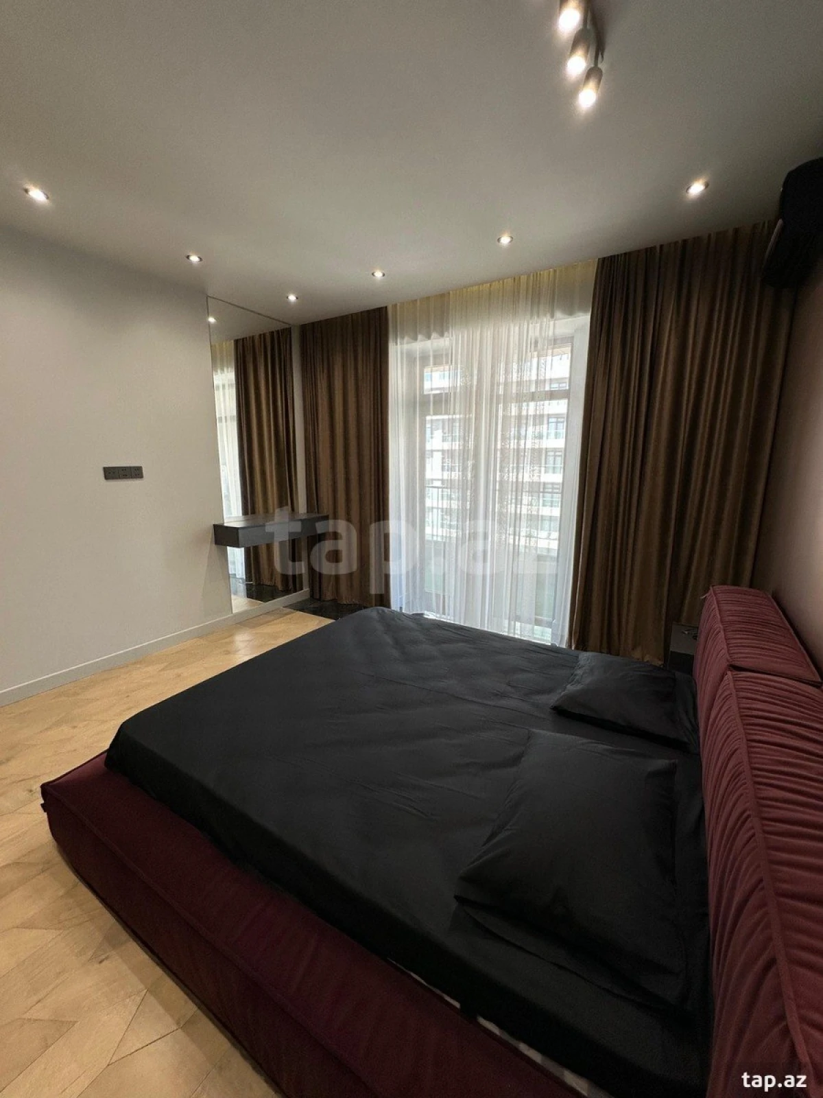 Satılır 3 otaqlı yeni tikili 150 m²