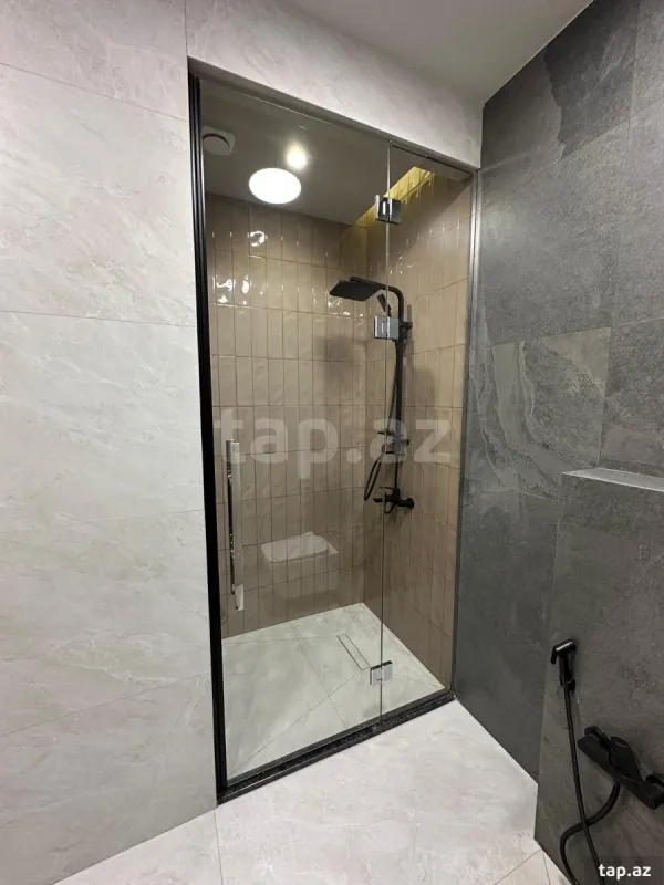 Satılır 3 otaqlı yeni tikili 150 m²