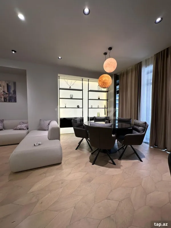 Satılır 3 otaqlı yeni tikili 150 m²