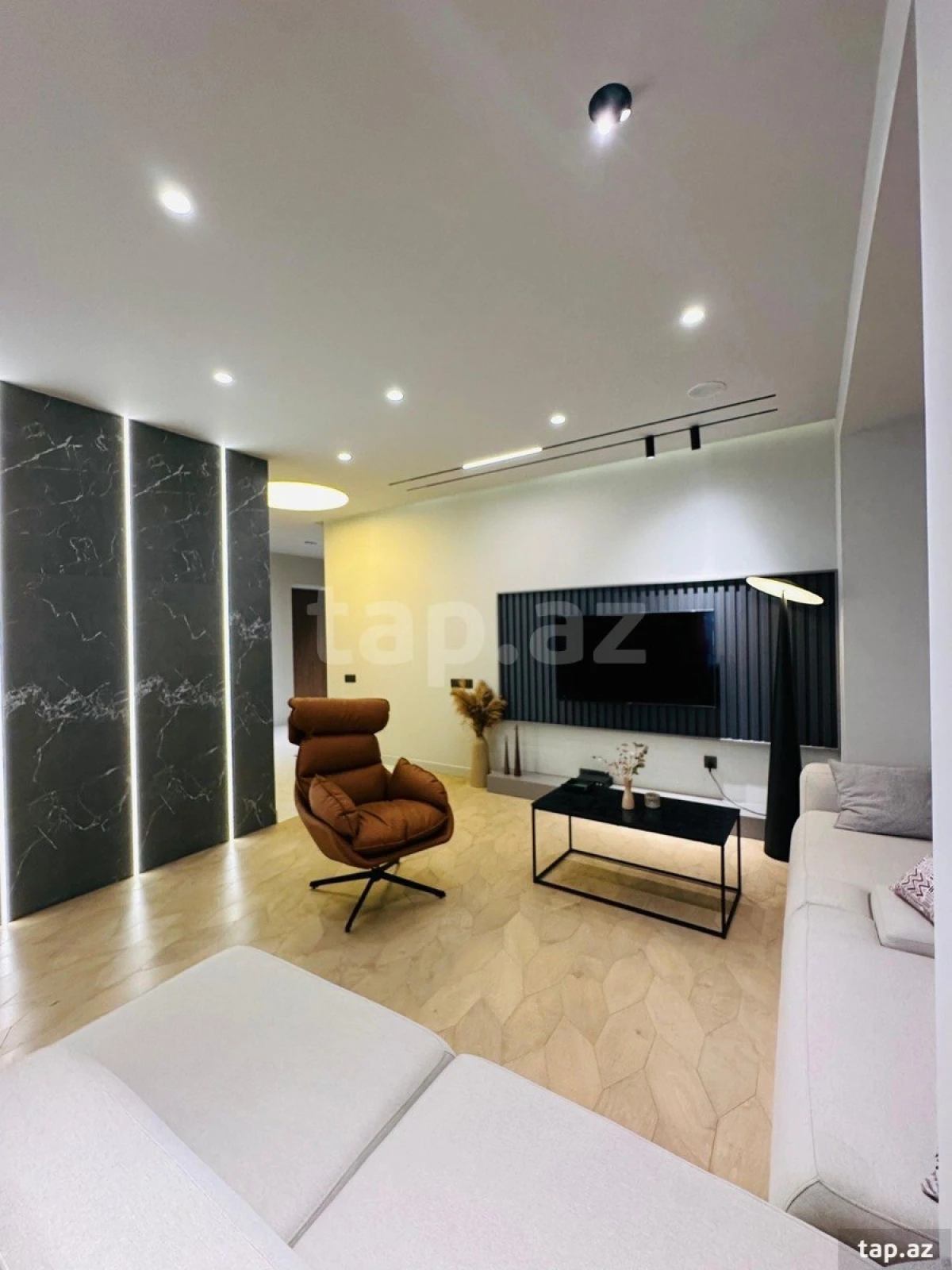 Satılır 3 otaqlı yeni tikili 150 m²