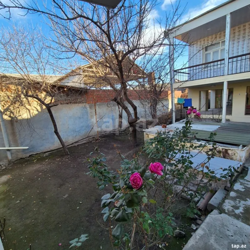 Satılır 4 otaqlı həyət evi