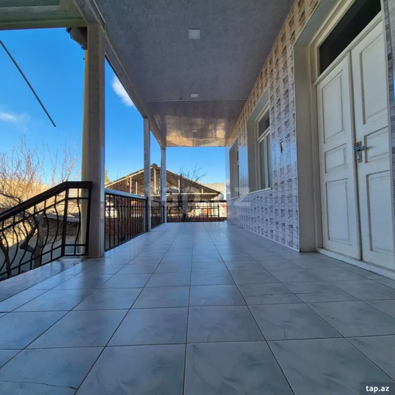 Satılır 4 otaqlı həyət evi