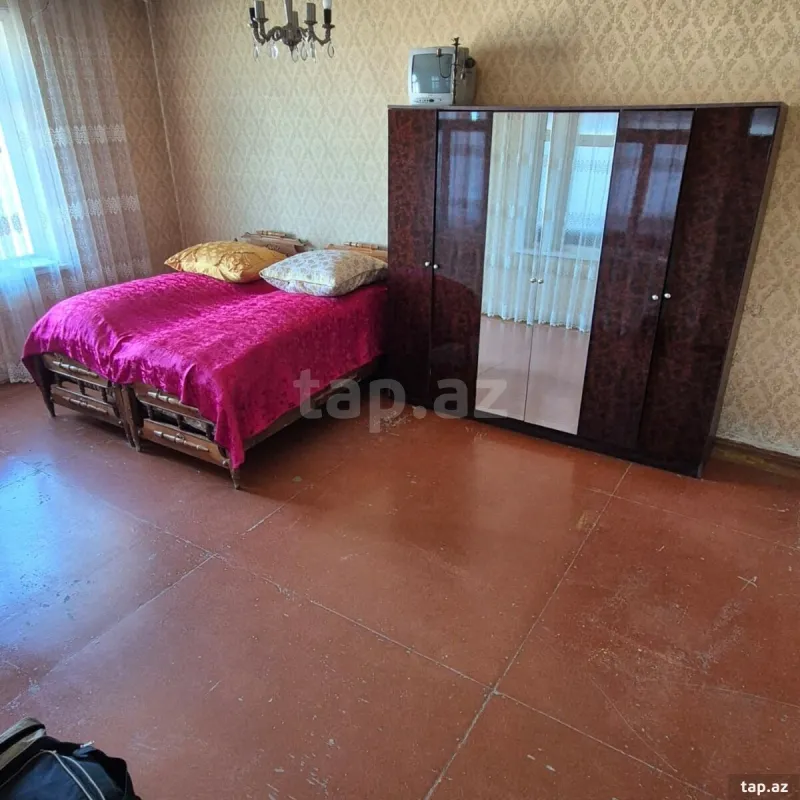 Satılır 4 otaqlı həyət evi