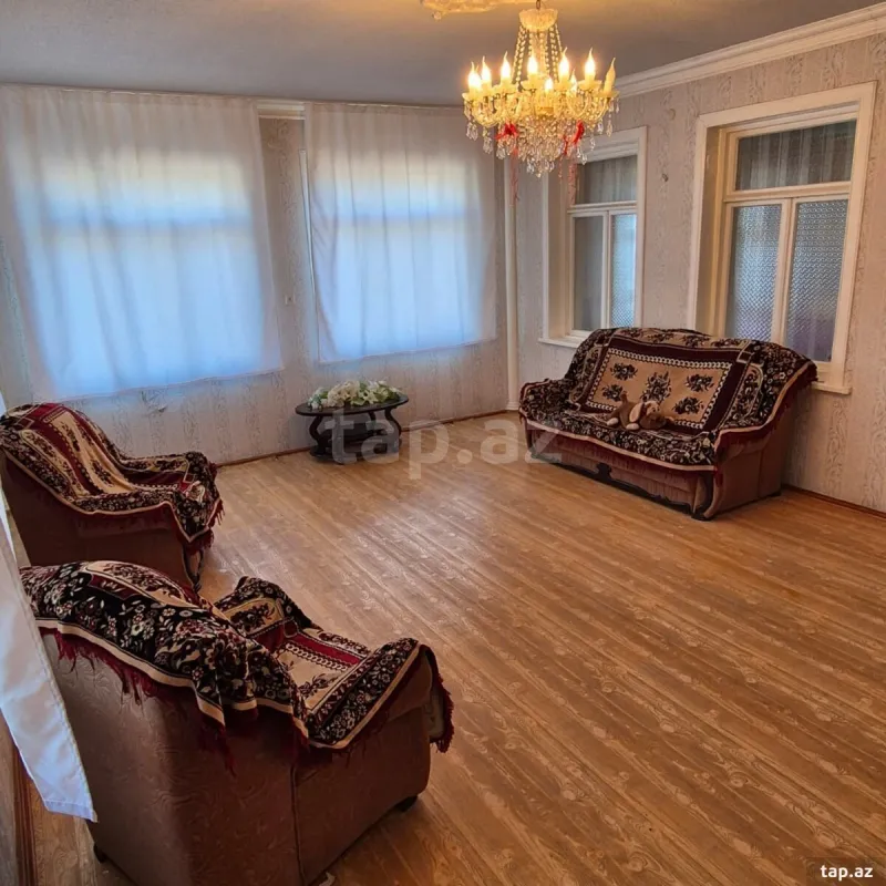 Satılır 4 otaqlı həyət evi