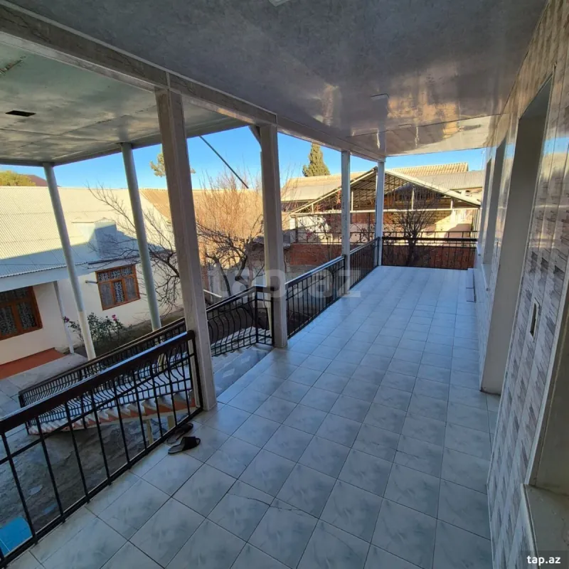 Satılır 4 otaqlı həyət evi