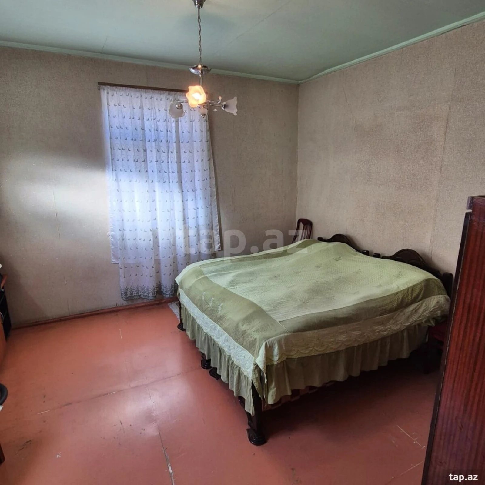 Satılır 4 otaqlı həyət evi