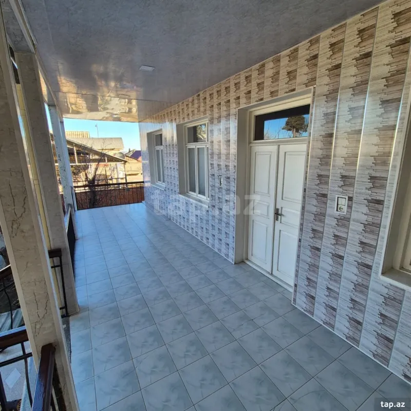 Satılır 4 otaqlı həyət evi