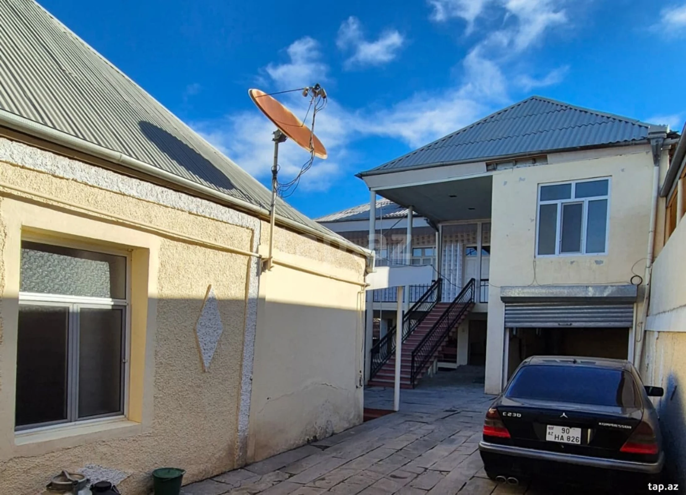 Satılır 4 otaqlı həyət evi