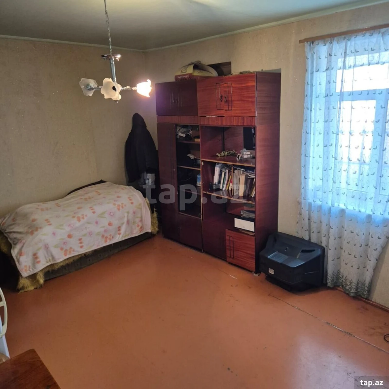 Satılır 4 otaqlı həyət evi