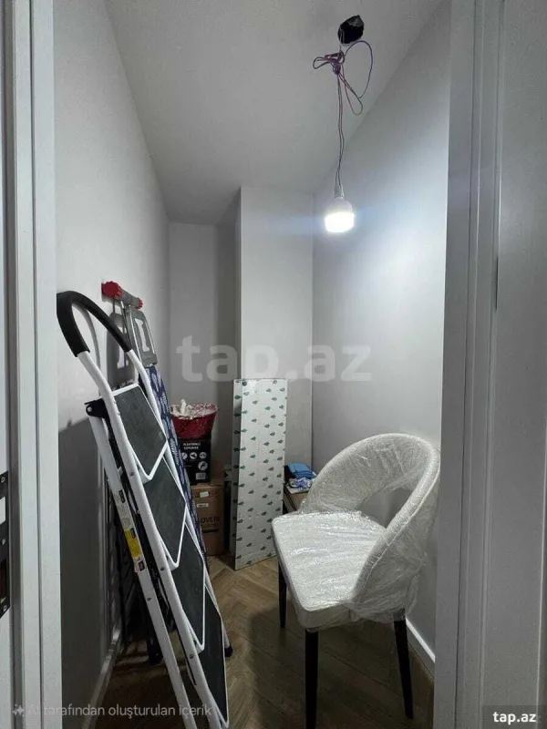 Kirayə verilir 3 otaqlı yeni tikili 140 m²