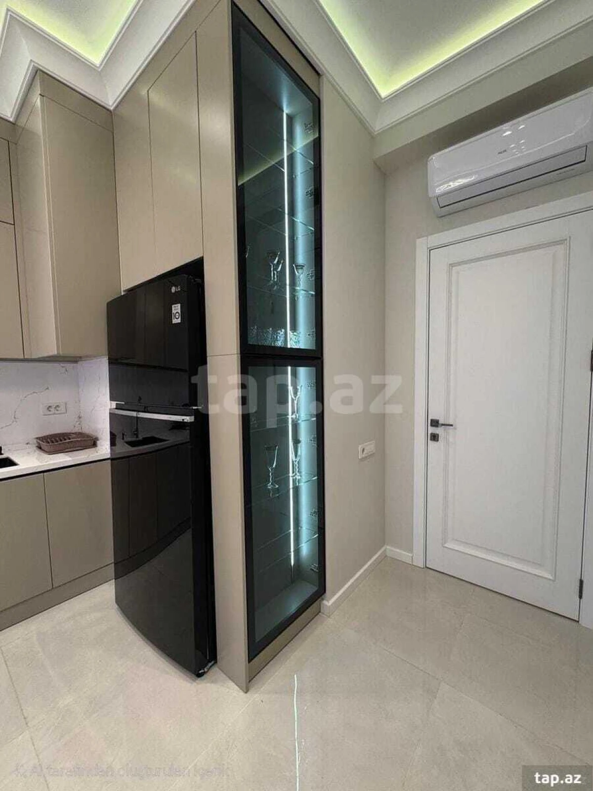 Kirayə verilir 3 otaqlı yeni tikili 140 m²