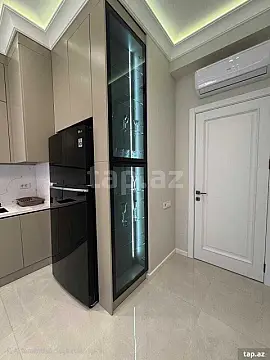 Kirayə verilir 3 otaqlı yeni tikili 140 m²