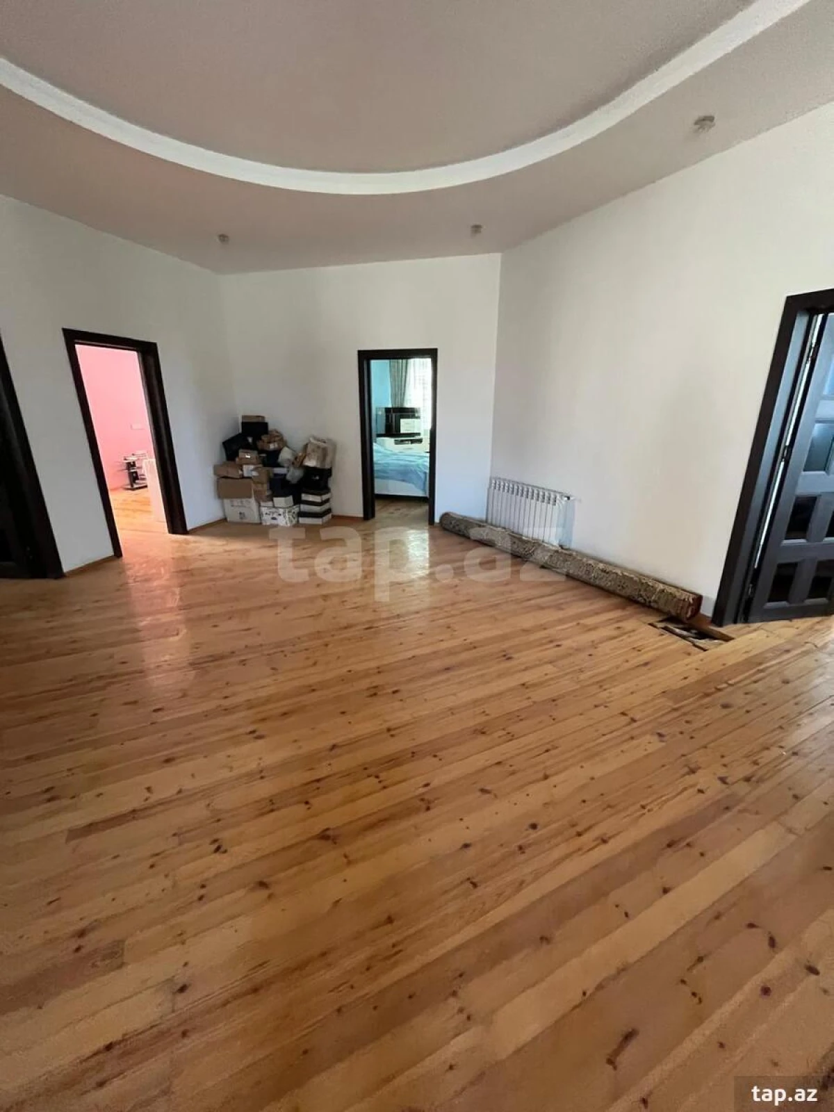 Satılır 8 otaqlı həyət evi