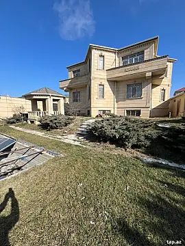 Satılır 8 otaqlı həyət evi