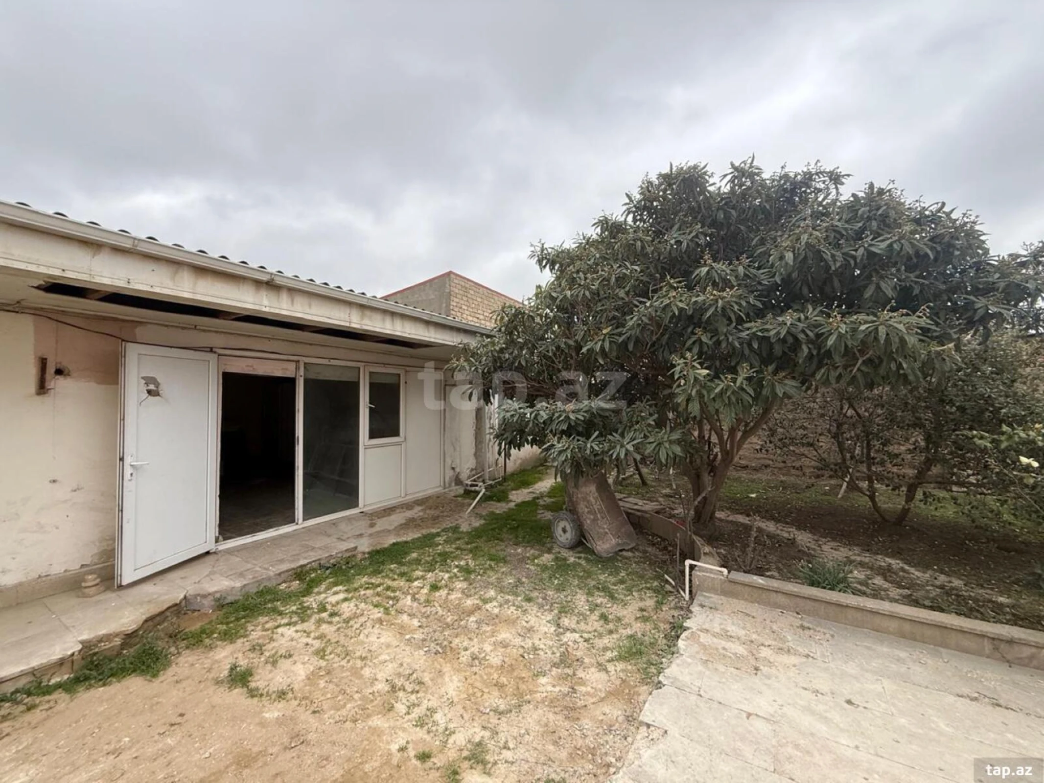 Satılır 3 otaqlı həyət evi