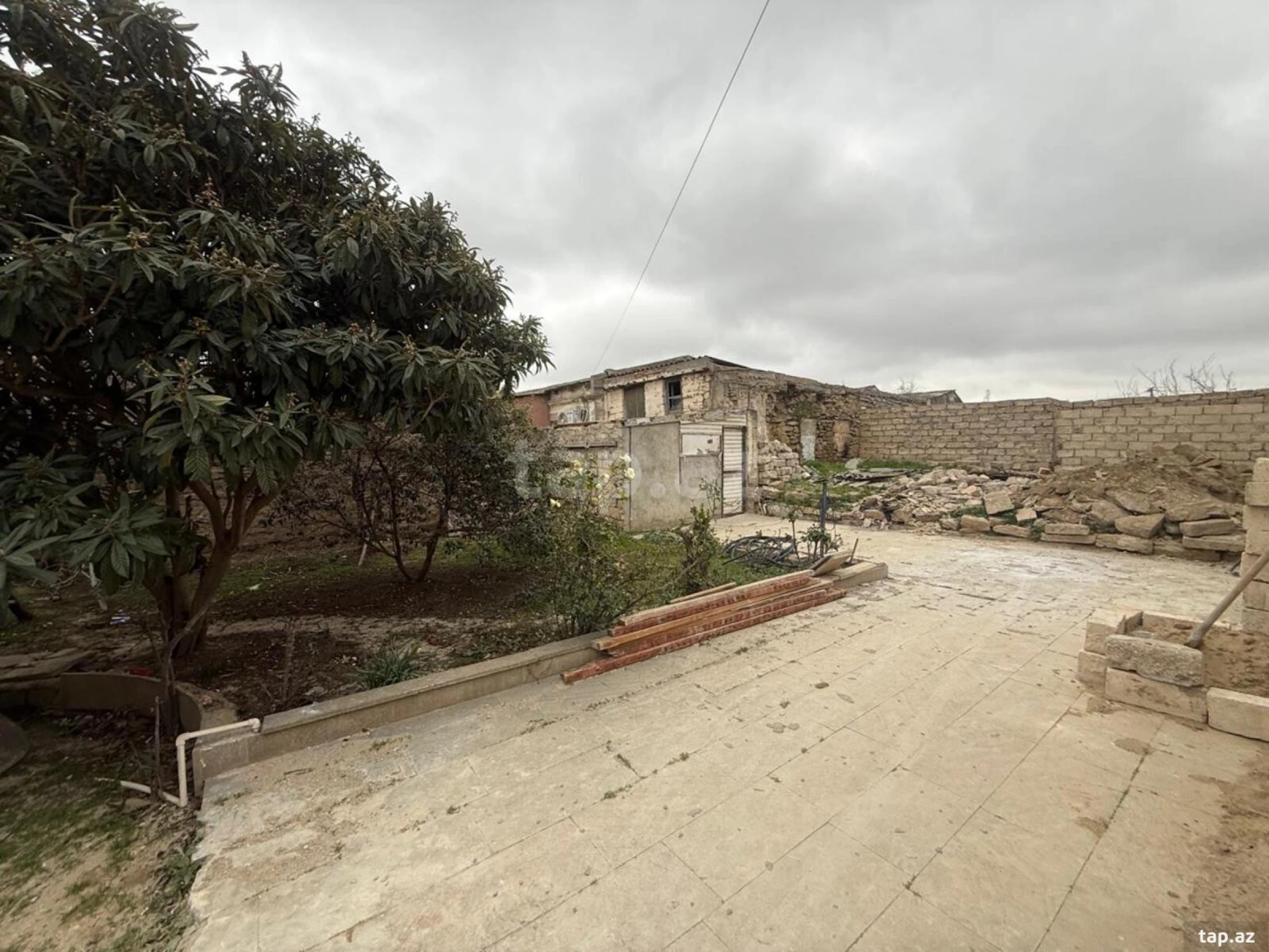 Satılır 3 otaqlı həyət evi