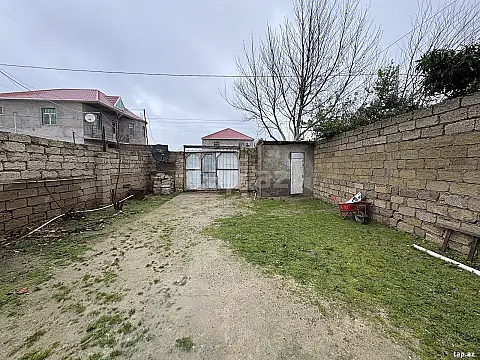 Satılır 4 otaqlı həyət evi
