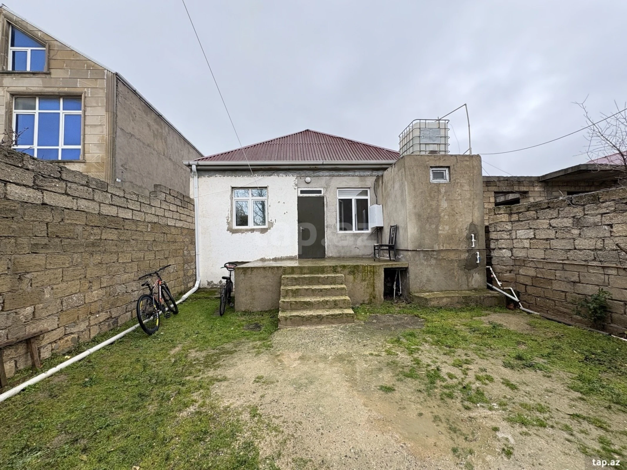 Satılır 4 otaqlı həyət evi