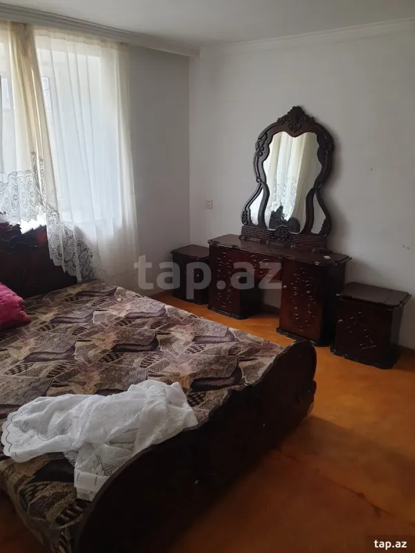 Satılır 4 otaqlı həyət evi