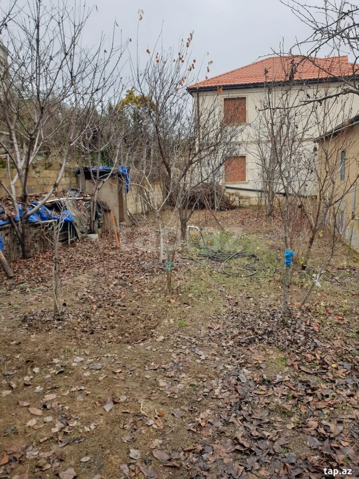 Satılır 4 otaqlı həyət evi