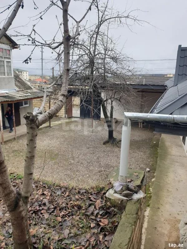 Satılır 4 otaqlı həyət evi