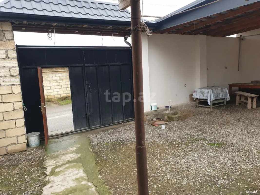 Satılır 4 otaqlı həyət evi