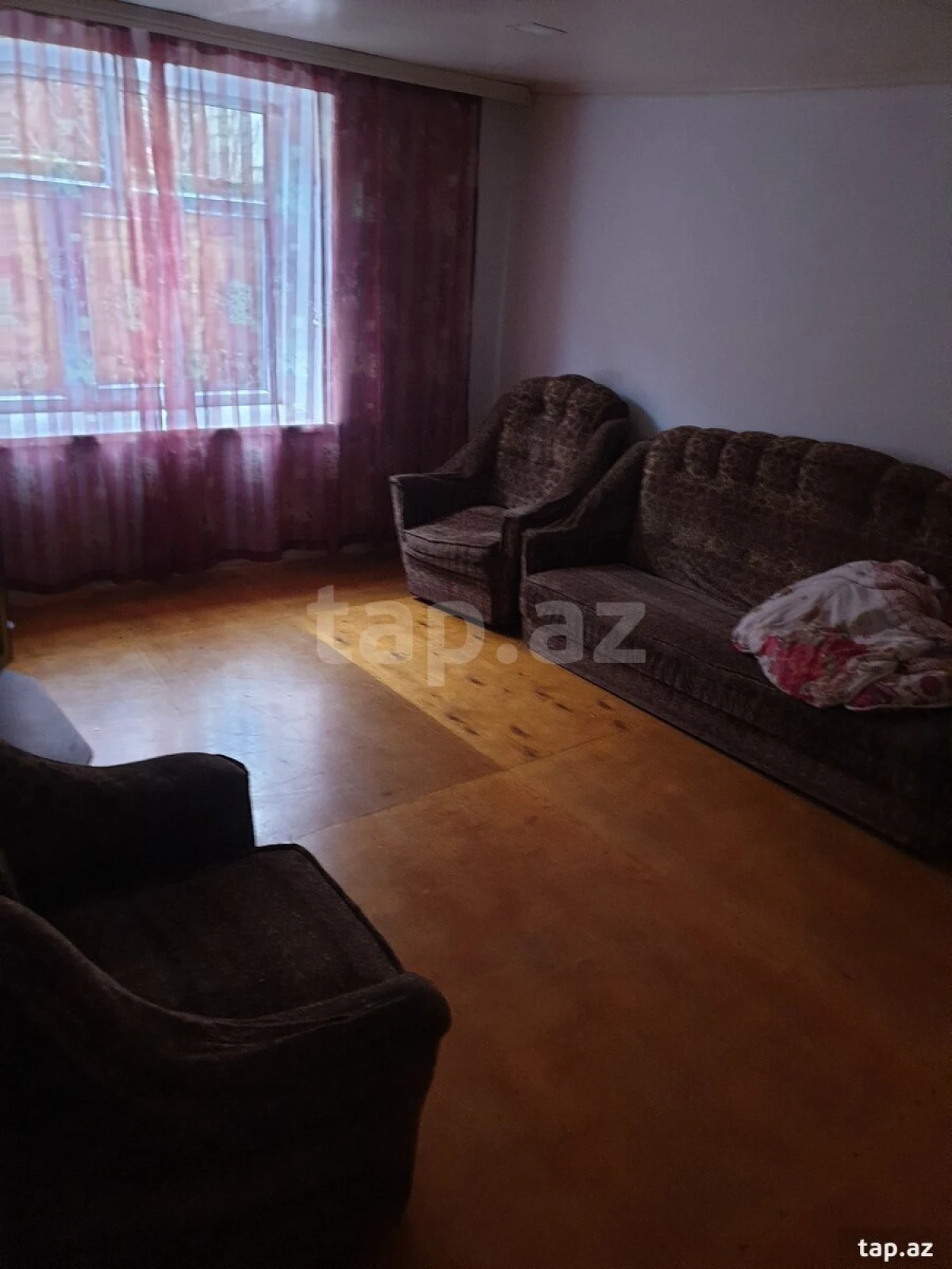 Satılır 4 otaqlı həyət evi