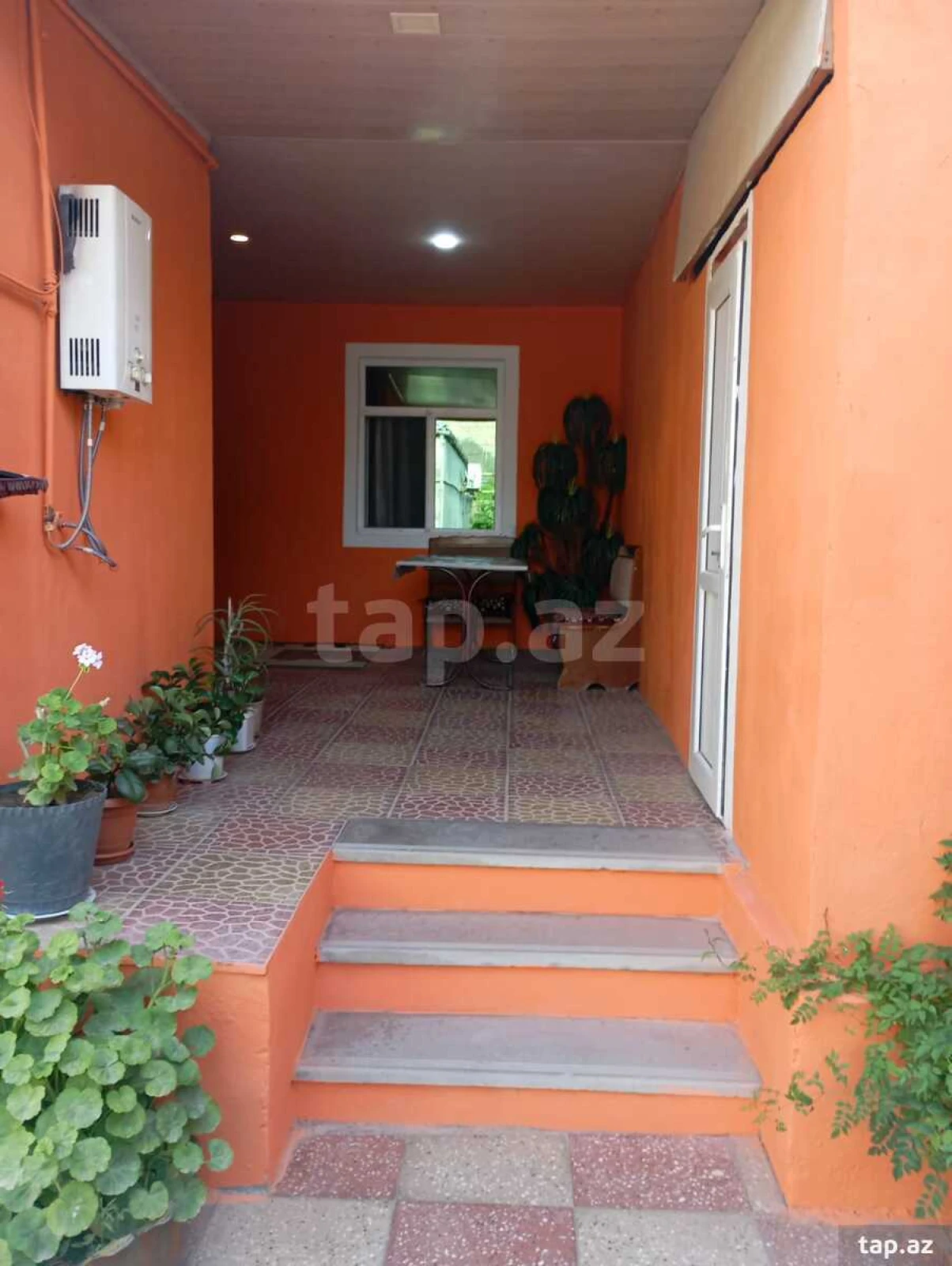 Satılır 4 otaqlı həyət evi