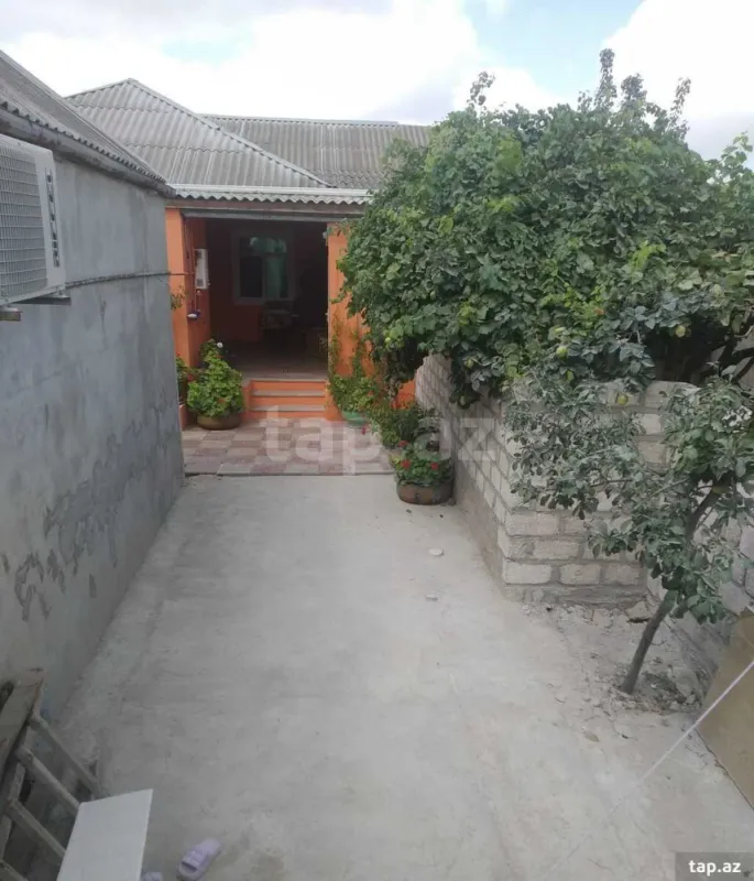 Satılır 4 otaqlı həyət evi