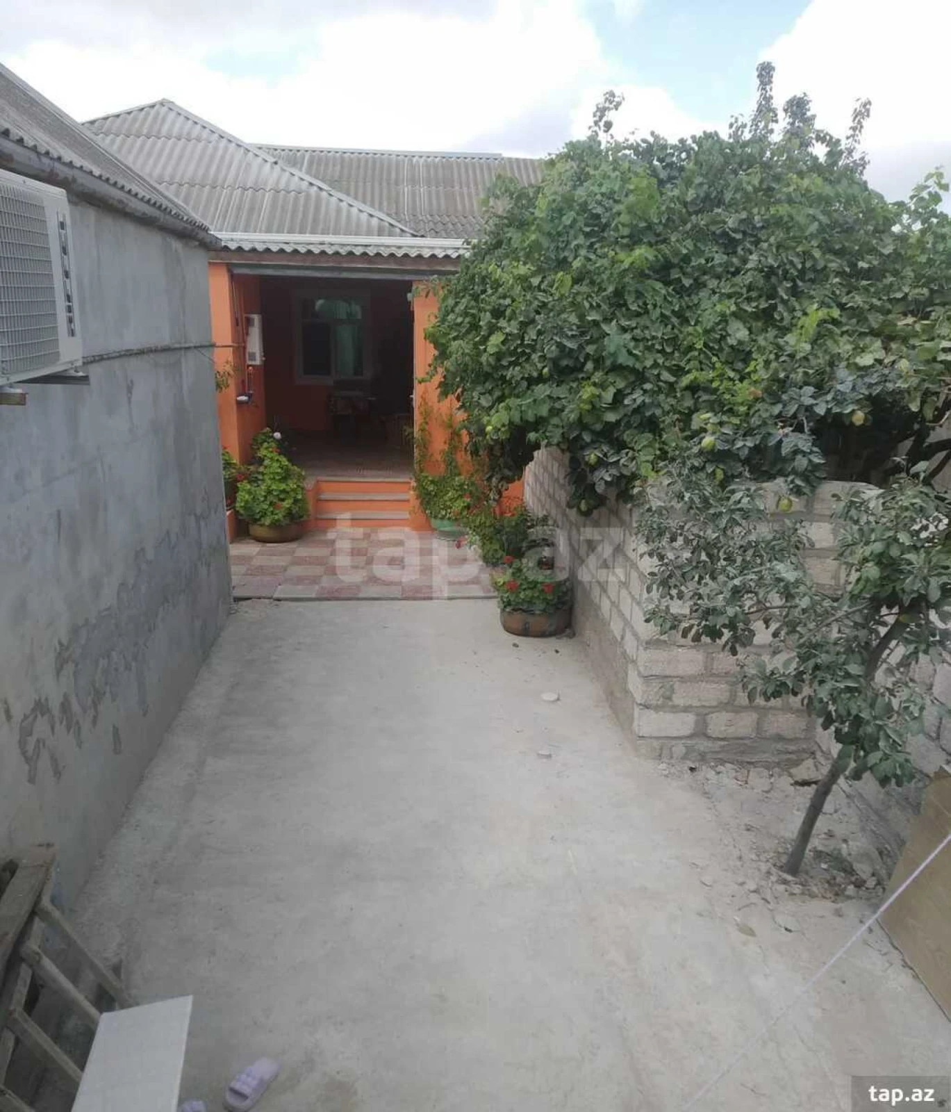 Satılır 4 otaqlı həyət evi