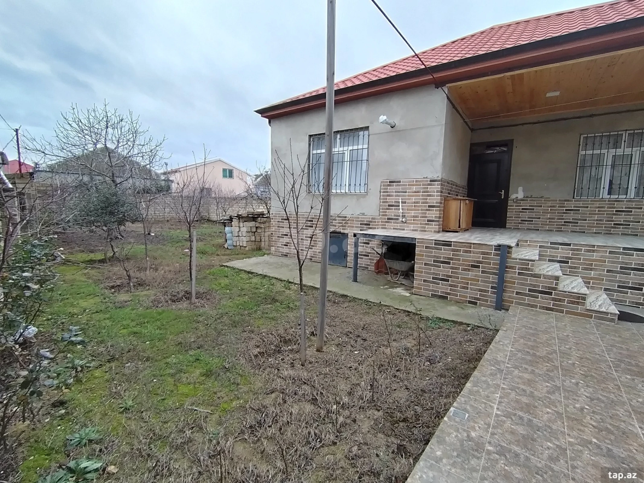 Satılır 3 otaqlı həyət evi