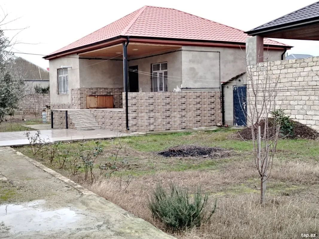 Satılır 3 otaqlı həyət evi