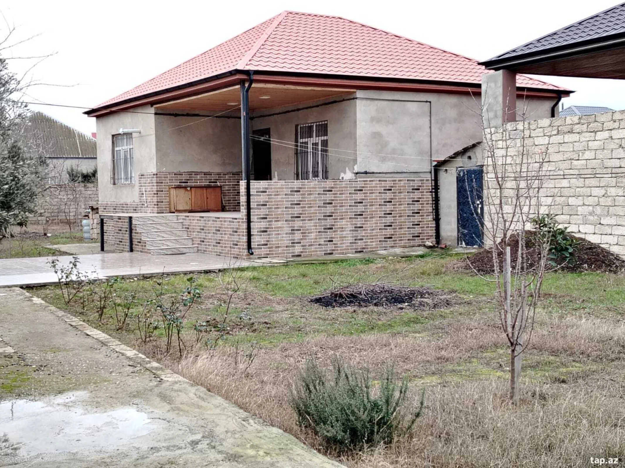 Satılır 3 otaqlı həyət evi