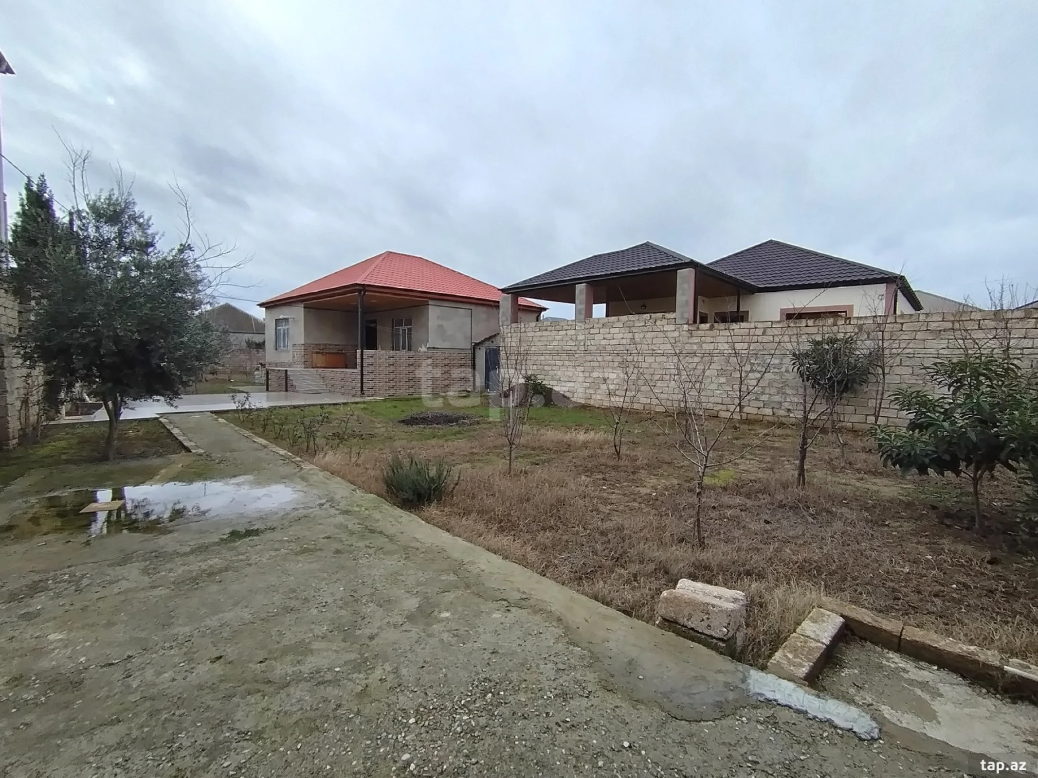 Satılır 3 otaqlı həyət evi